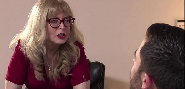  Young employee romping Nina Hartley hard